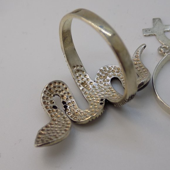 Silver ring - Picture 2 of 2